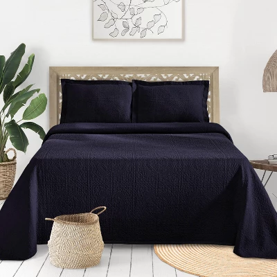 Medallion Jacquard Matelasse Cotton Bedspread Set By Blue Nile Mills 3 Medallion Jacquard Matelasse Cotton Bedspread Set By Blue Nile Mills